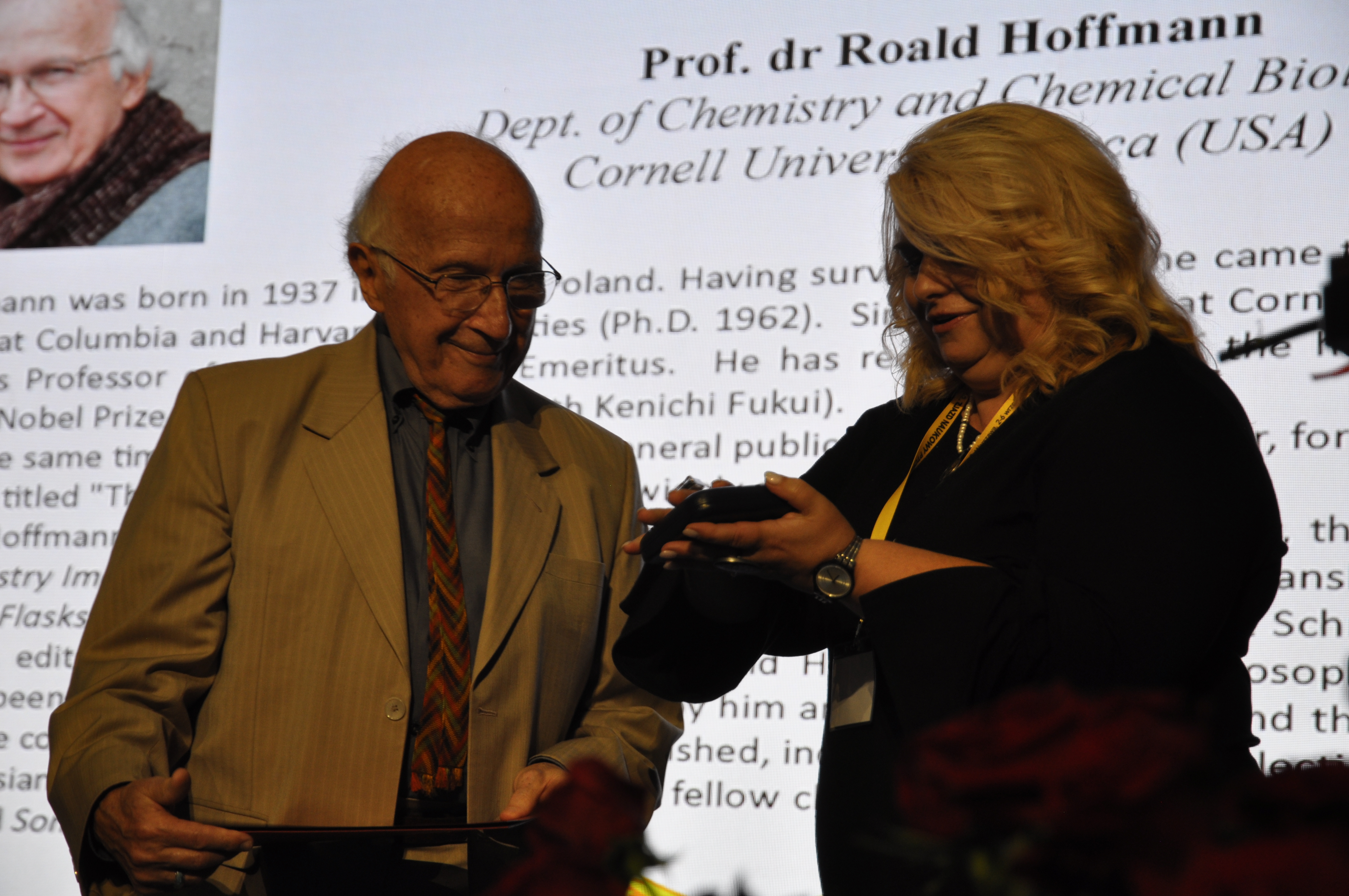 Roald Hoffmann receives Maria Sklodowska-Curie Medal by Izabela Nowak